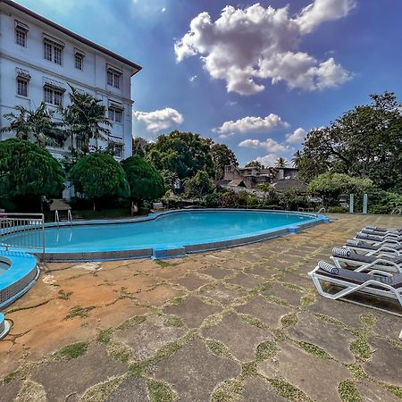 Hotel Suisse Kandy Exterior photo