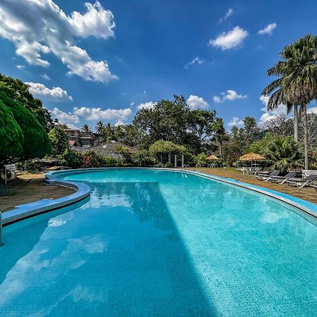 Hotel Suisse Kandy Exterior photo