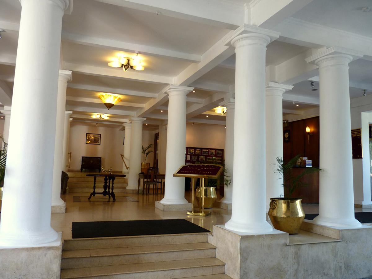 Hotel Suisse Kandy Exterior photo