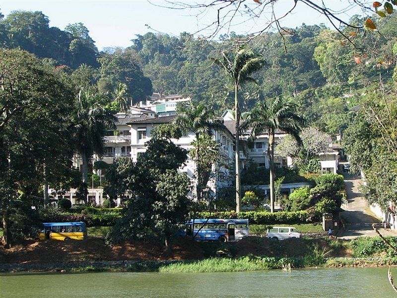 Hotel Suisse Kandy Exterior photo